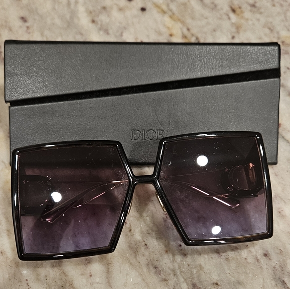 Sunglasses Dior - Picture 1 of 3